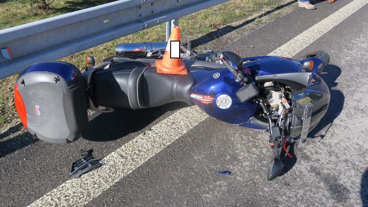 Slunečné počasí vylákalo motorkáře a s ním přišly i jejich první letošní nehody